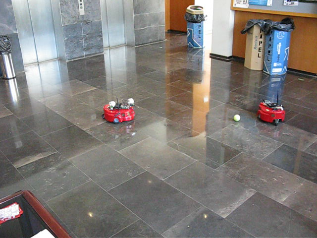 dos robots buscando una baliza BLE
